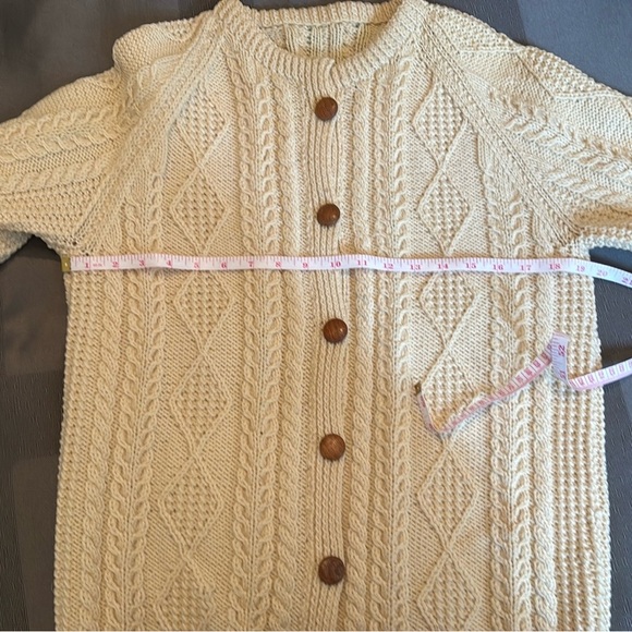 Vintage Irish knit cardigan with wooden buttons - Picture 6 of 6